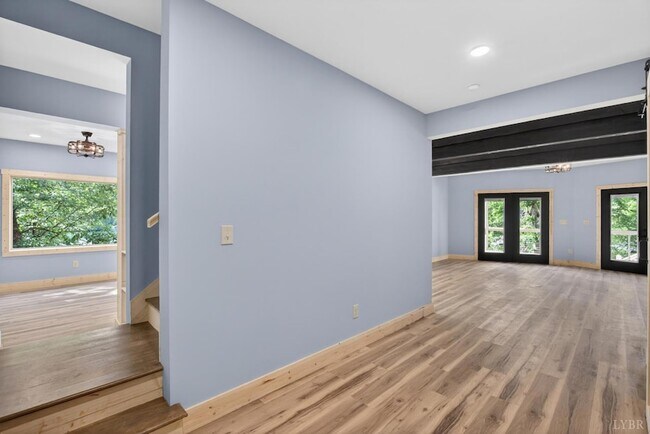 Building Photo - 308 Acres Ct