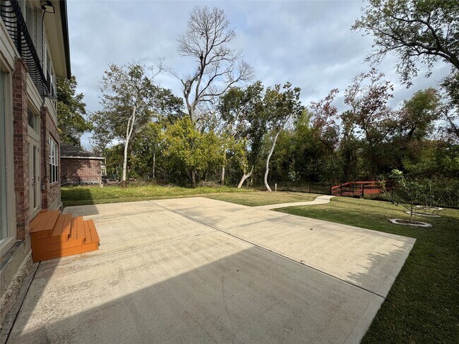 Building Photo - 107 Island Blvd