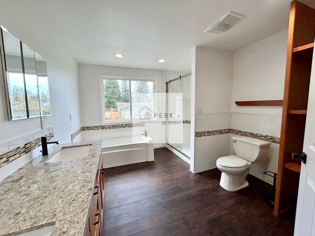 Building Photo - Beautiful 5 Bedroom / 3 Bath Home