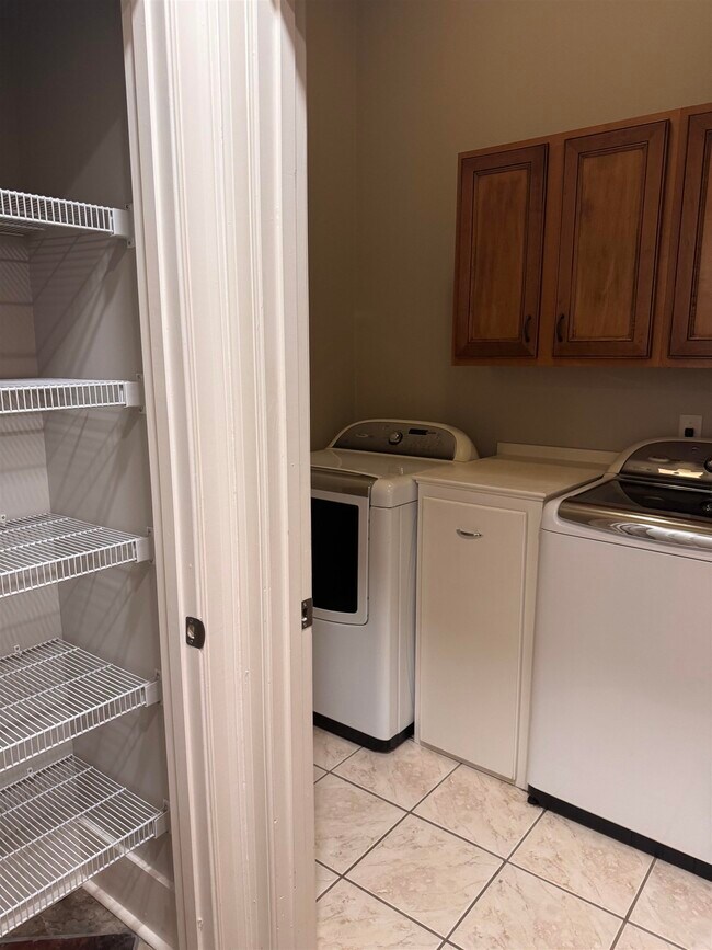 Building Photo - 620 Tennessee St