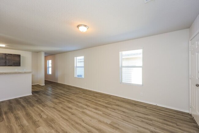 Building Photo - 10432 Green Branch