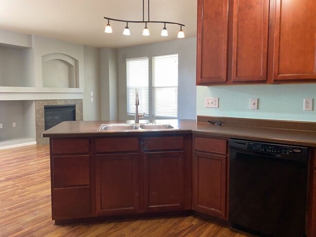 Building Photo - Beautiful 2-Story home near Ft Collins Country Club with easy access to I-25.