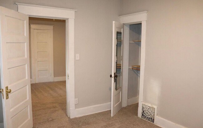 Building Photo - 1535 N 32nd St