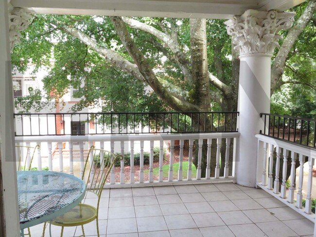 Building Photo - Charming 2/1 in Virginia Highlands!