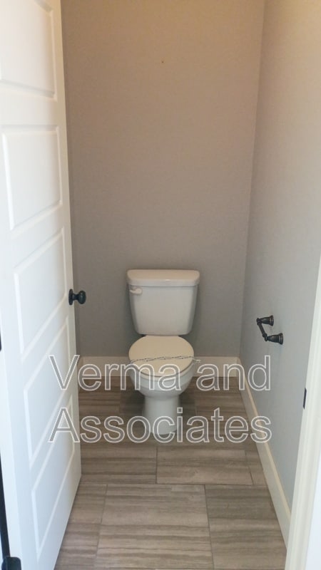 Building Photo - 1610 Sweetbriar Way