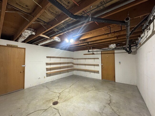 Building Photo - Stunning Three Bedroom With Amazing Views!