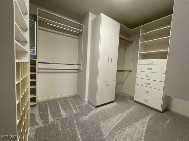 Building Photo - 6636 Sand Swallow St