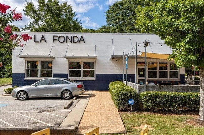 Building Photo - 428 S Howard St SE