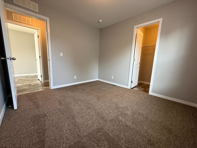 Building Photo - 71676 Heather Ct