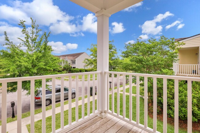Building Photo - End Unit Townhome For Lease in Godley Park