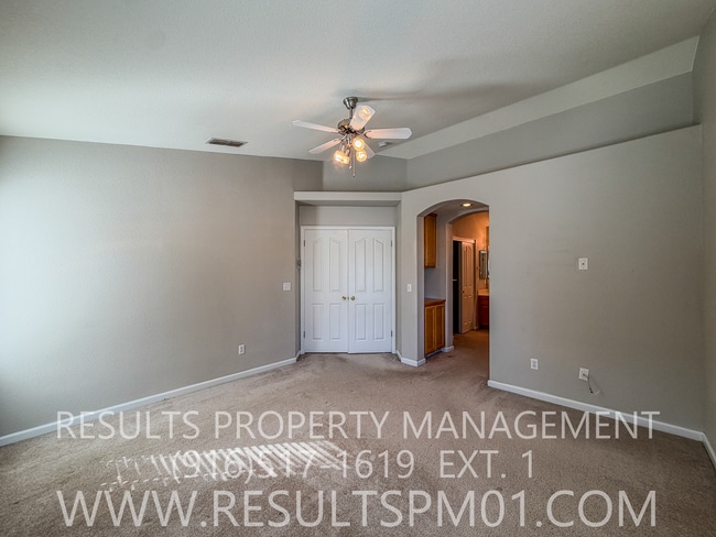 Building Photo - Lovely 4 Bedroom Home in Great Neighborhood