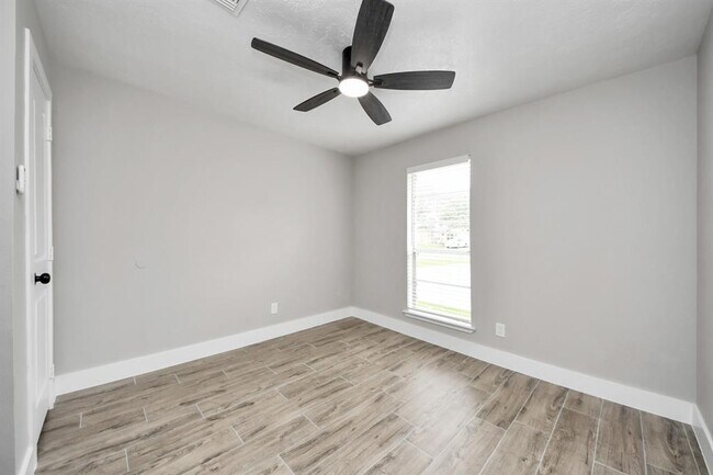 Building Photo - 14810 Scotter Dr