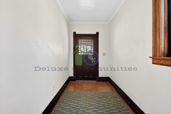 Building Photo - 410 Eastern Ave SE