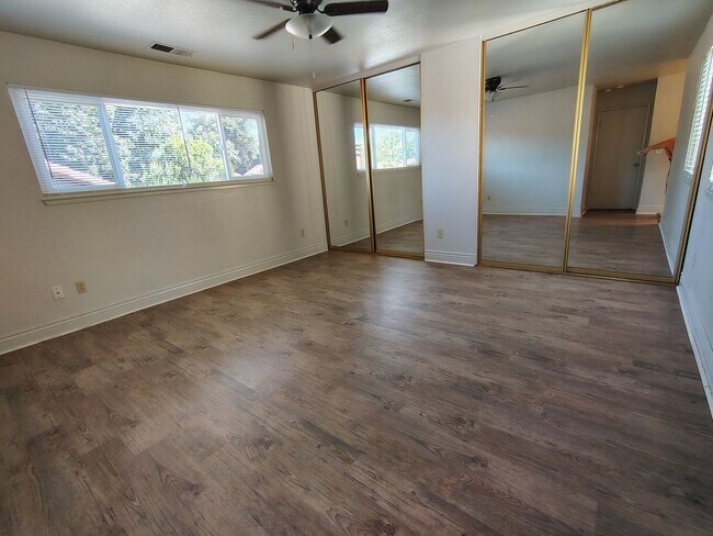 Building Photo - 939 Claremont Ct