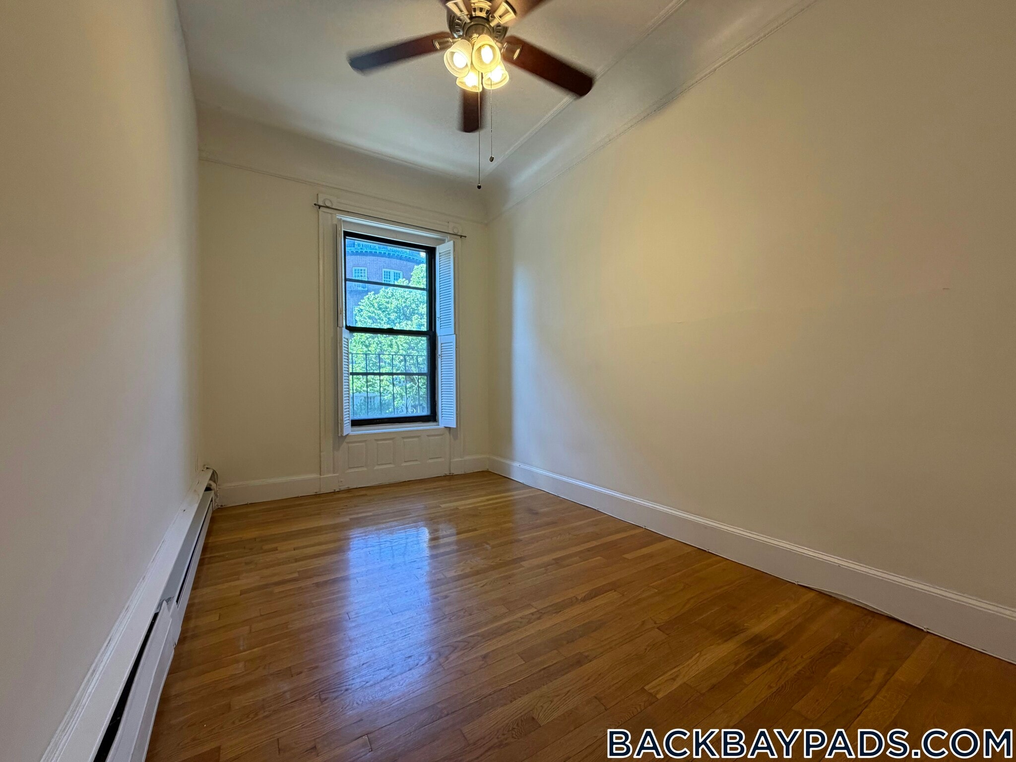 Building Photo - 529 Beacon St