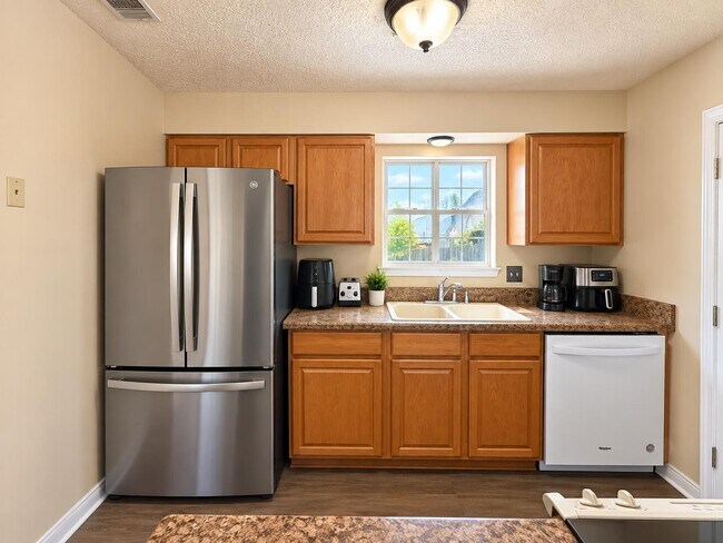 Building Photo - 3022 Blue Pine Ln
