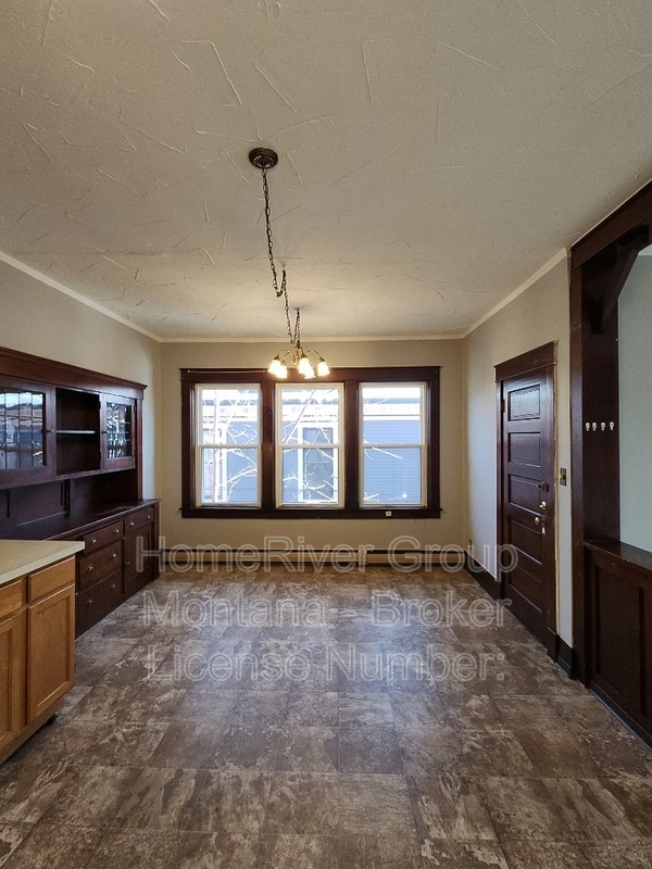 Building Photo - 534 S 3rd St W