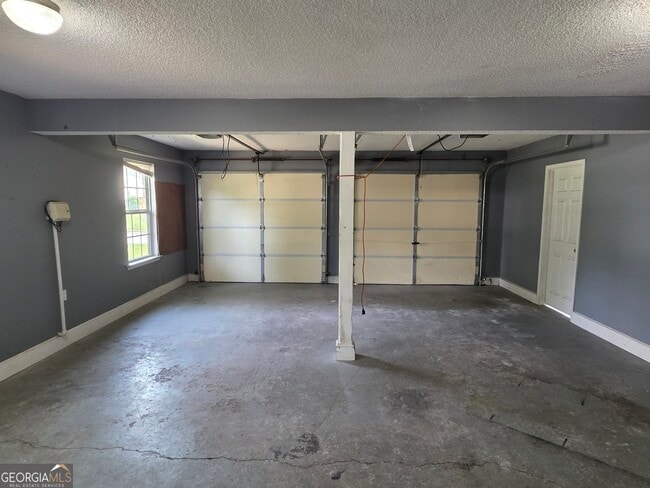 Building Photo - 301 Aspen Arbor