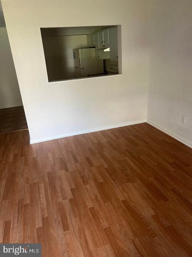 Building Photo - 1745 Staley Manor Dr