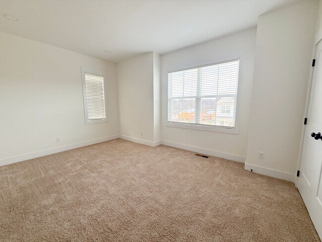 Building Photo - Modern 3-Bedroom Home with Flex Room and Resort-Style Amenities at Highbury