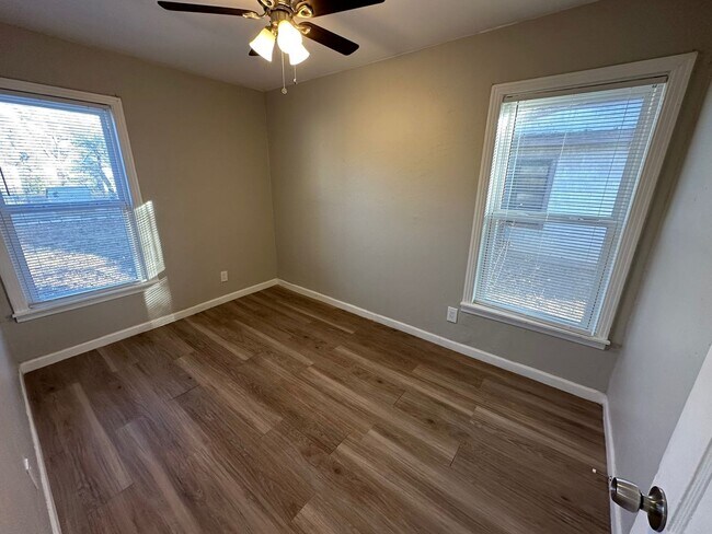 Building Photo - 1909 Pecos St