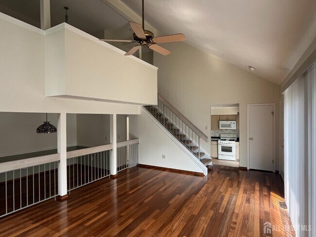 Building Photo - 16 Wisteria Ct
