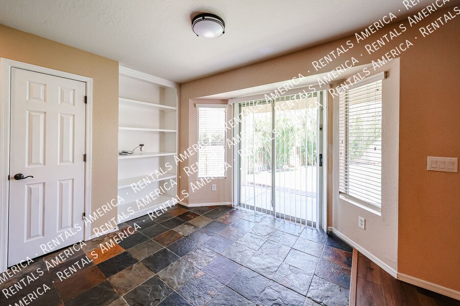 Building Photo - 23808 N Tayrien Ln