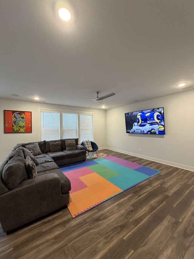 Building Photo - 6133 Alsace Ln