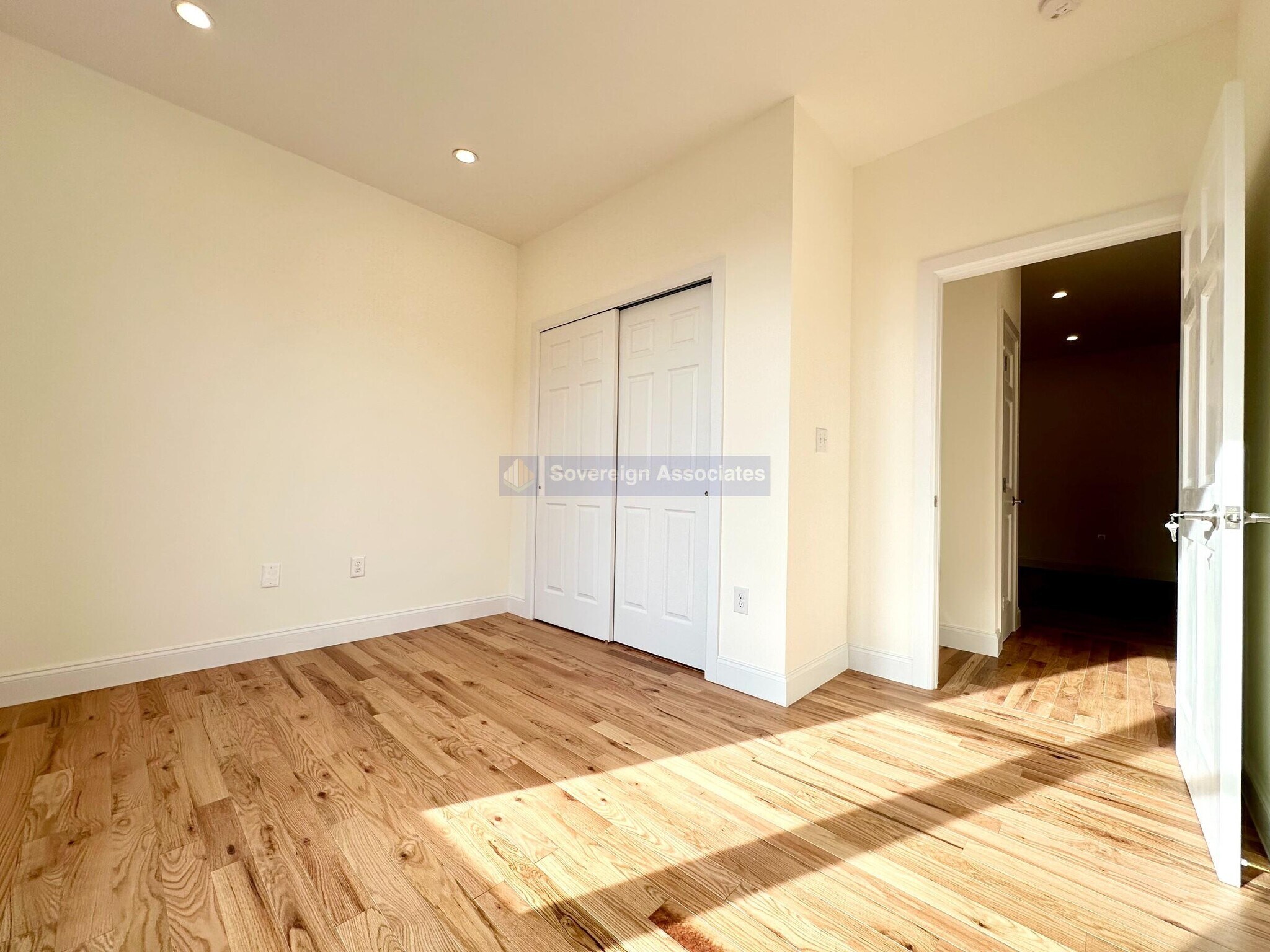 Building Photo - 41-47 Saint Nicholas Terrace