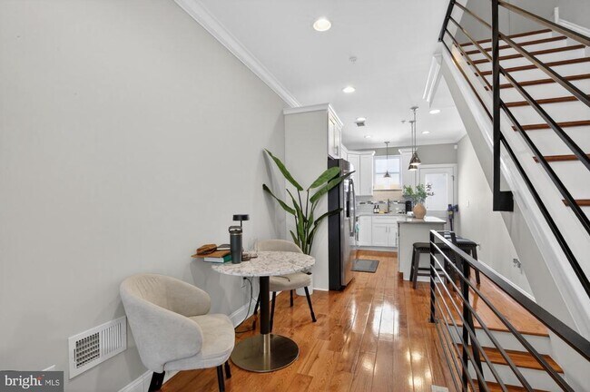 Building Photo - 2216 Almond St