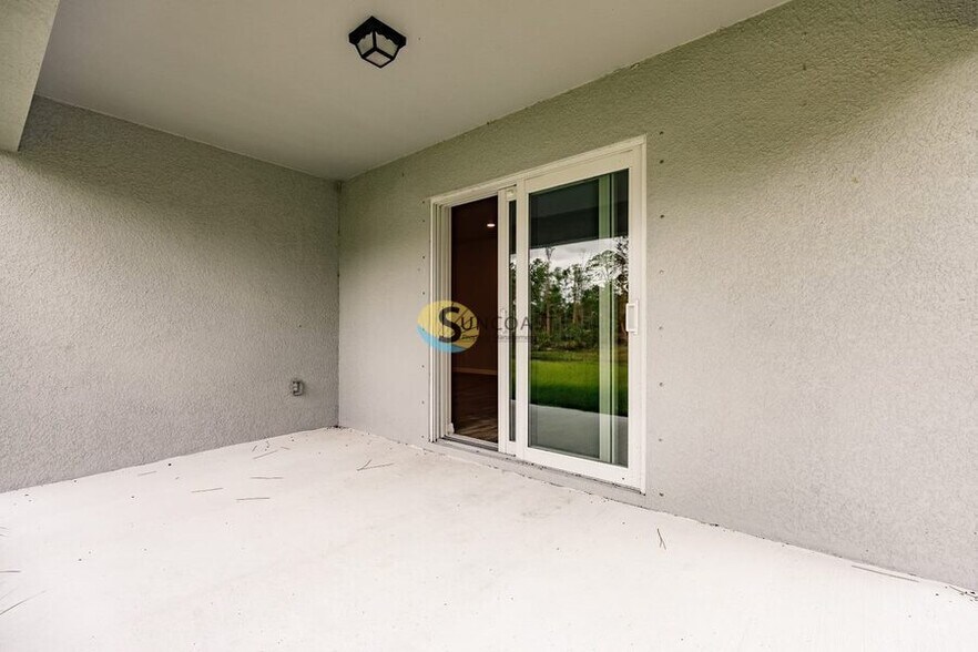 Building Photo - 3849 Hollycrest St