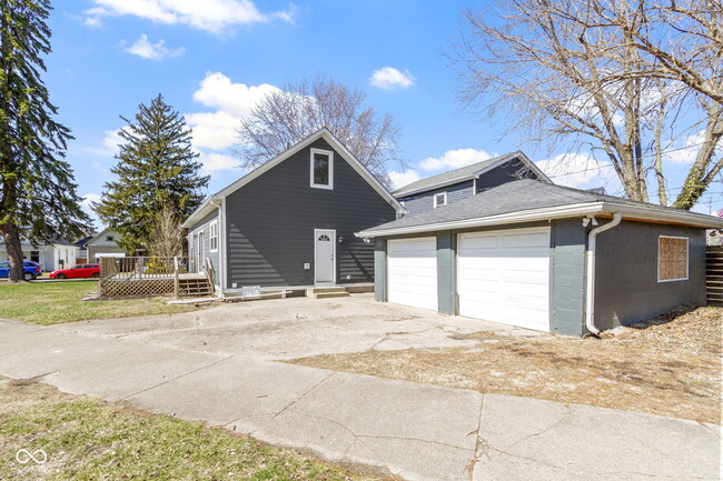 Building Photo - 1701 Barth Ave