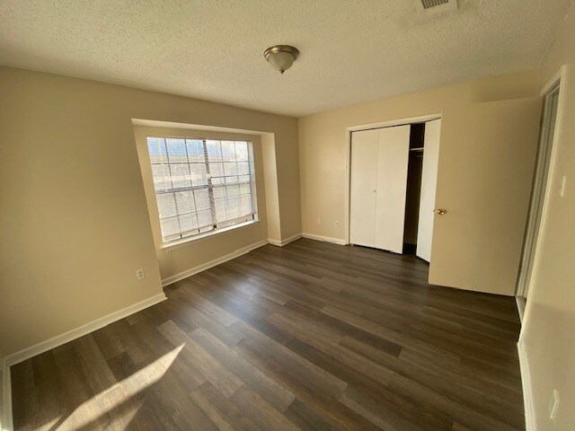 Building Photo - 8284 Innovation Park Dr