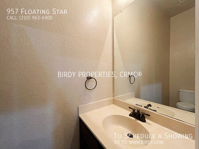 Building Photo - 957 Floating Star