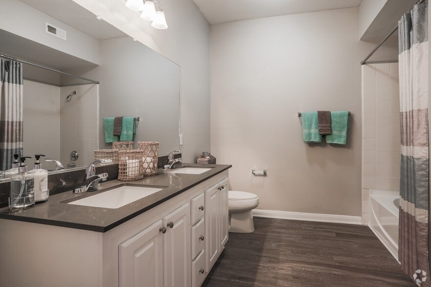2BR,1BA-Milano - Broadleaf Apartments