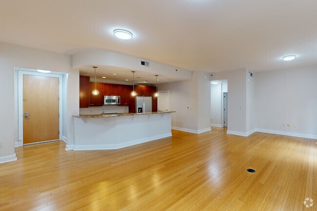 2BR,2.5BA-1,568SF - 618 N Boylan Ave
