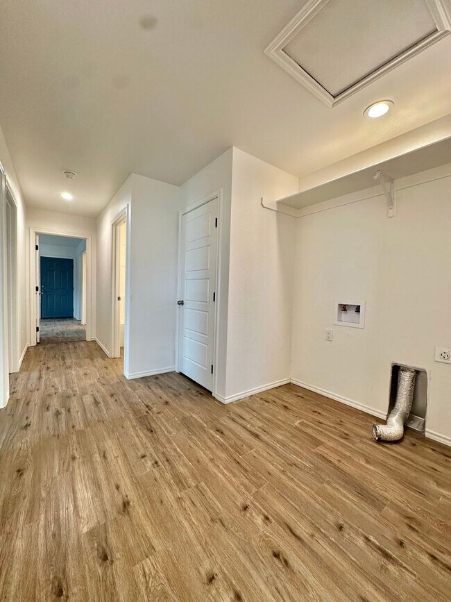 Building Photo - COMING SOON!! SEPTEMBER!!! - Newly Built 3-Bedroom Duplex!