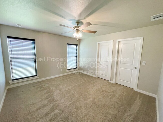 Building Photo - 3410 Bryan Ave