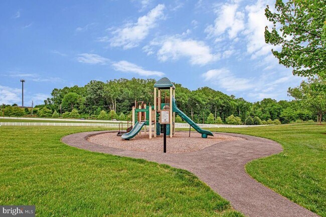 Building Photo - 4512 Grazing Way