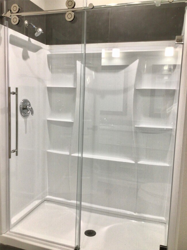 Building Photo - 2109 Marnel Rd