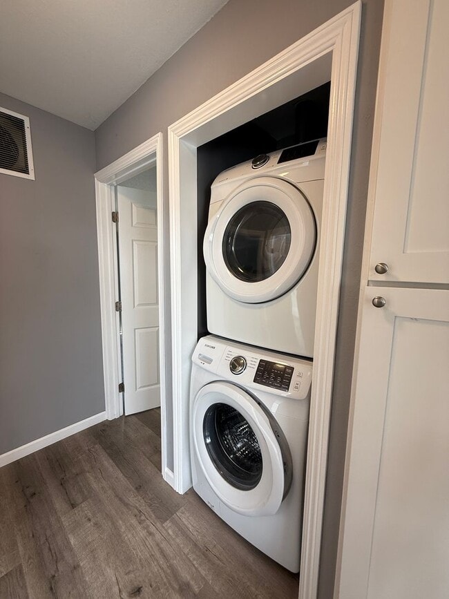 Building Photo - Mission Terrace Neighborhood Beauty-Charmi...