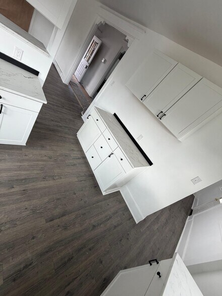 Building Photo - 500 Marwood Ave