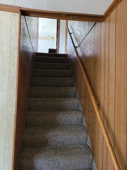 Building Photo - 912 Hancock Ave