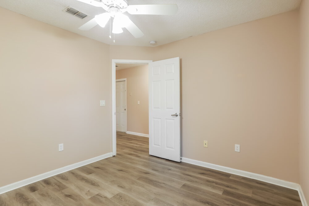 Building Photo - 3290 Silverado Cir