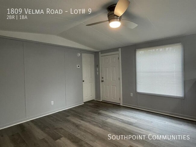 Building Photo - 1809 Velma Rd