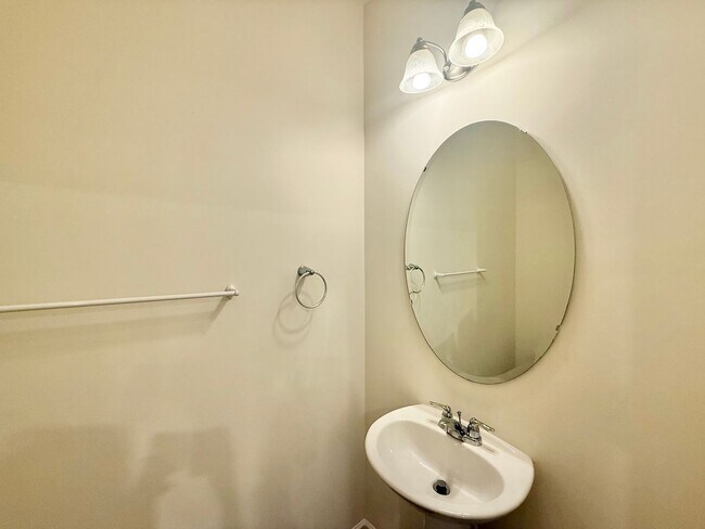 Building Photo - Spacious 3BD, 3.5BA Clayton Townhome with a Large Bonus Space Downstairs and Easy Access to Highways