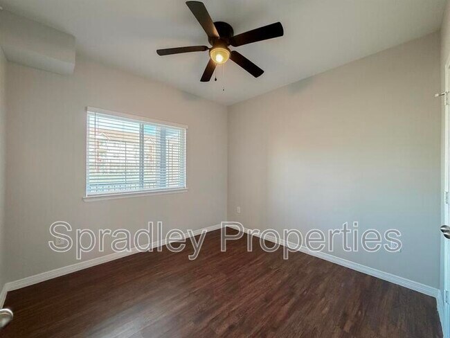 Building Photo - 1124 W Ave O