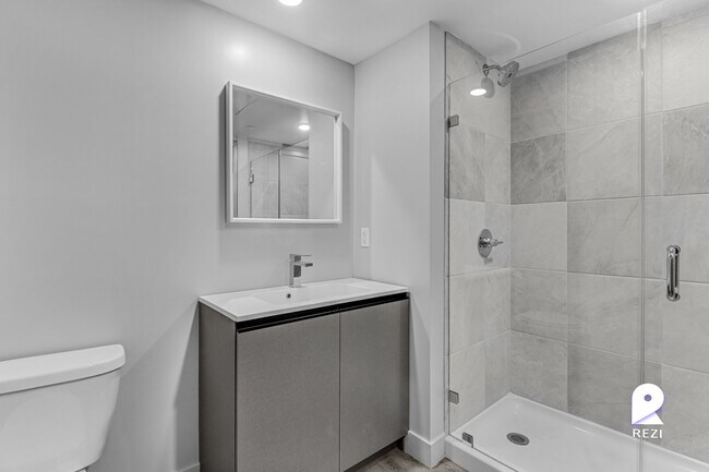 Building Photo - 7040 Woodman Ave