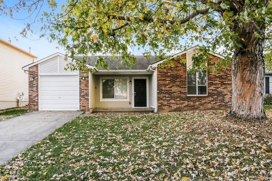 Primary Photo - 3117 Falcon Bridge Dr