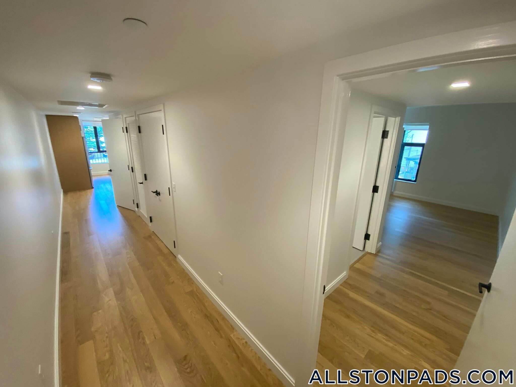 Building Photo - 83 Gardner St